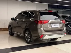 2021 Mitsubishi Outlander 2.4L 4WD 7-seat — фото 24
