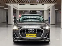2021 Audi Q3 35 TFSI Sport — фото 2