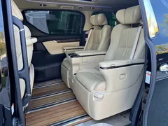 2021 Toyota Alphard Hybrid 2.5L Premium, чёрный — фото 8