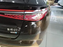 2026 BYD Seal 07 1.5T PHEV 135km Premium, чёрный — фото 8