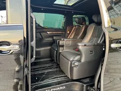 2023 Toyota Vellfire Crown Hybrid 2.5L HV Premium, чёрный — фото 9