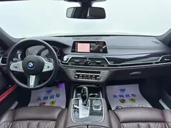2021 BMW 7 Series 740Li Leading M Sport Package, чёрный — фото 9