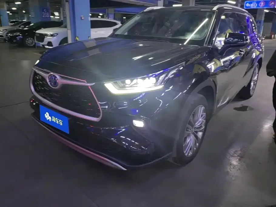 2022 Toyota Highlander Hybrid 2.5L 4WD Premium 7-seat