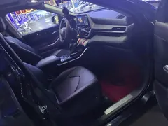 2022 Toyota Highlander Hybrid 2.5L 4WD Premium 7-seat, чёрный — фото 8