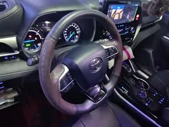 2022 Toyota Highlander Hybrid 2.5L 4WD Premium 7-seat, чёрный — фото 15