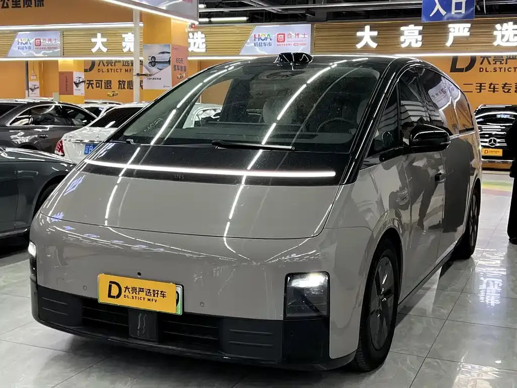2024 Li Auto MEGA Ultra
