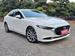 2021 Mazda 3 2.0L AT, белый — фото 3