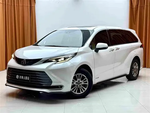 2023 Toyota Sienna 2.5L Hybrid Premium