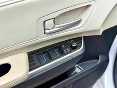 2023 Toyota Sienna 2.5L Hybrid Premium, белый — фото 15