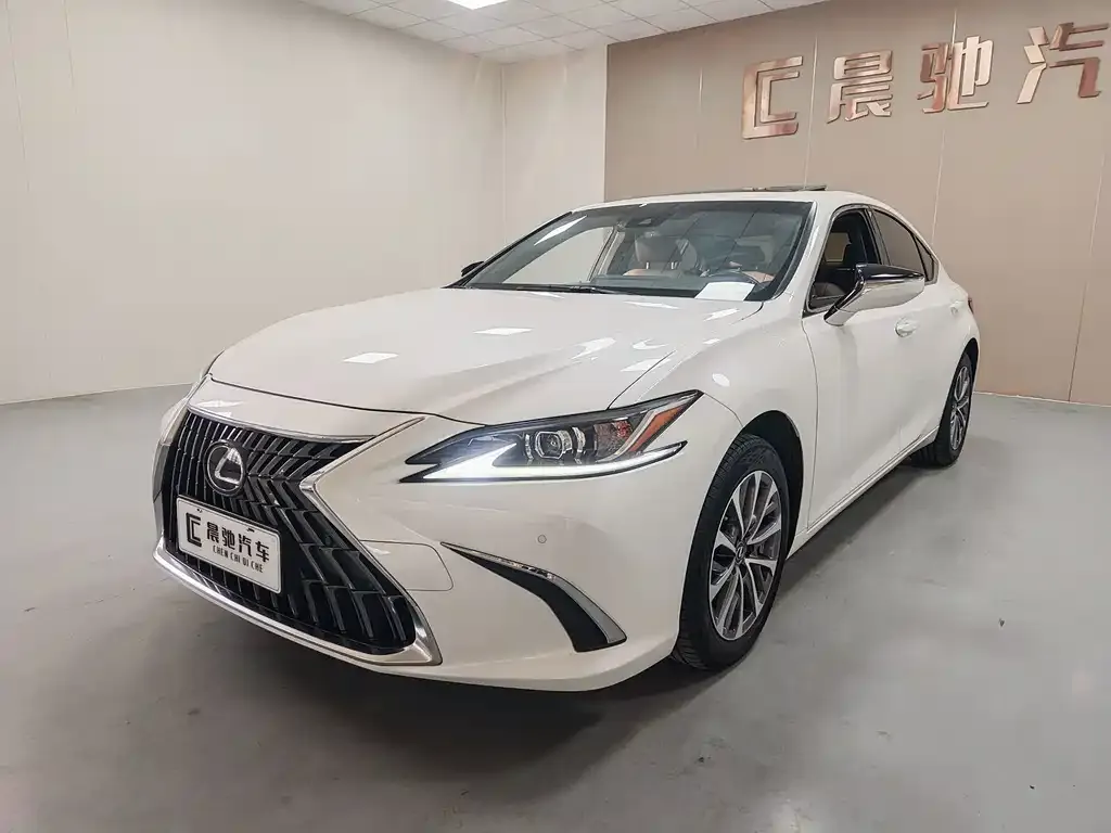 2022 Lexus ES 200 Excellence