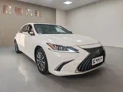 2022 Lexus ES 200 Excellence, белый — фото 3