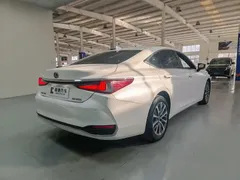 2022 Lexus ES 200 Excellence, белый — фото 4