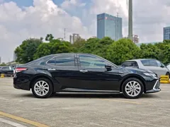 2023 Toyota Camry Hybrid 2.5HGVP Leading, чёрный — фото 6