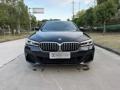 2022 BMW 5 Series 530Li Leading M Sport Package, чёрный — фото 2