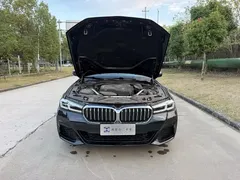 2022 BMW 5 Series 530Li Leading M Sport Package, чёрный — фото 4