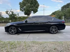 2022 BMW 5 Series 530Li Leading M Sport Package, чёрный — фото 6