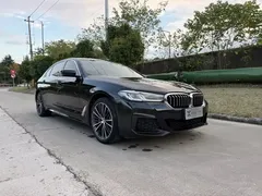 2022 BMW 5 Series 530Li Leading M Sport Package, чёрный — фото 7