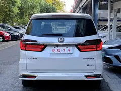 2024 Honda Odyssey 2.0L e:HEV Hybrid, белый — фото 5