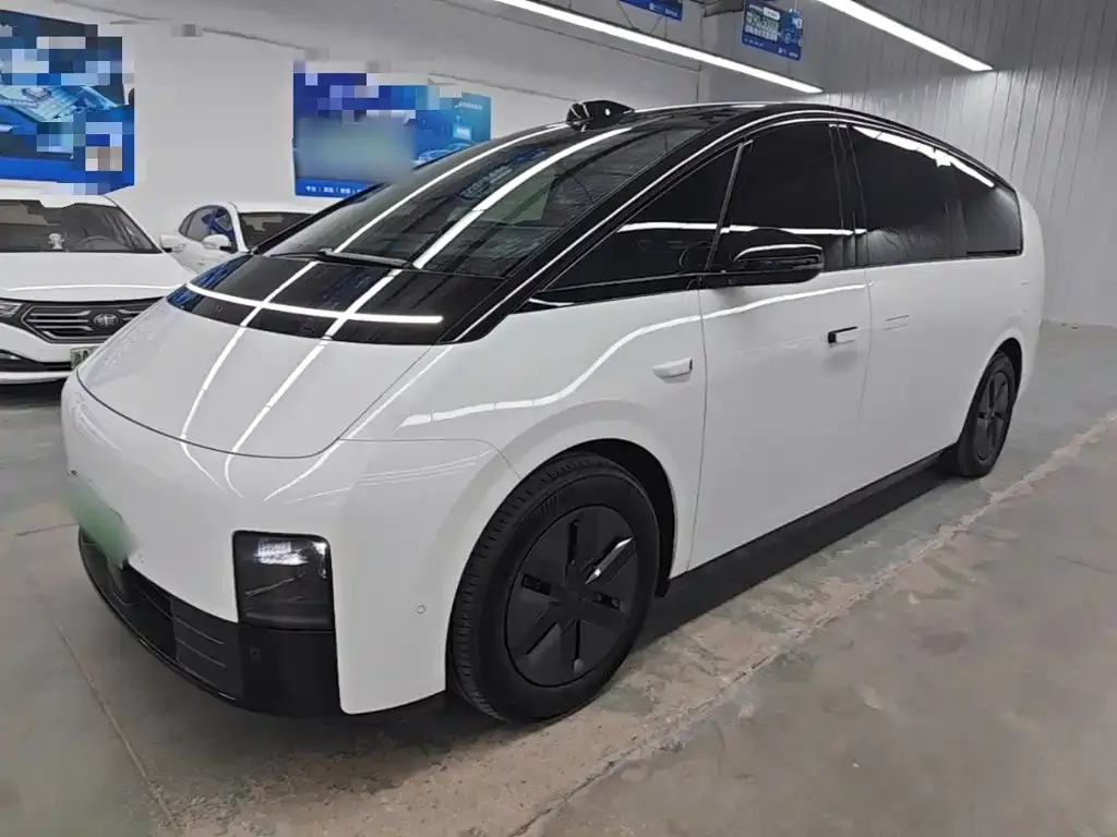 2024 Li Auto MEGA Ultra