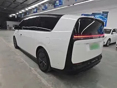 2024 Li Auto MEGA Ultra, белый — фото 5