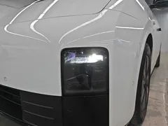 2024 Li Auto MEGA Ultra, белый — фото 24