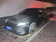 2023 Toyota Camry 2.5G Luxury, чёрный — фото 1