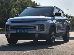 2023 Geely ICON 1.5TD, синий — фото 1