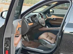 2023 Volvo XC90 7-seat, чёрный — фото 7