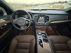 2023 Volvo XC90 7-seat, чёрный — фото 9
