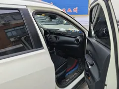 2022 Nissan Kicks 1.5L CVT XV Luxury, белый — фото 8