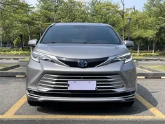 2023 Toyota Sienna 2.5L Hybrid Platinum — фото 2