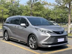 2023 Toyota Sienna 2.5L Hybrid Platinum — фото 3
