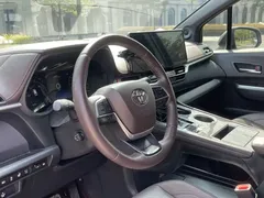 2023 Toyota Sienna 2.5L Hybrid Platinum — фото 12