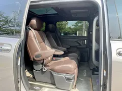 2023 Toyota Sienna 2.5L Hybrid Platinum — фото 18