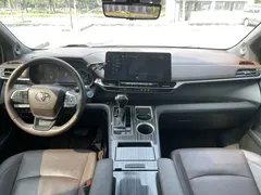 2023 Toyota Sienna 2.5L Hybrid Platinum — фото 25