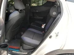 2023 Toyota C-HR 2.0L Comfort, белый — фото 11