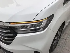 2022 Honda Odyssey 2.0L e:HEV Hybrid, белый — фото 5