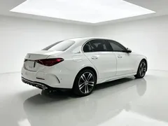 2023 Mercedes-Benz C-Class C 350 eL PHEV, белый — фото 5