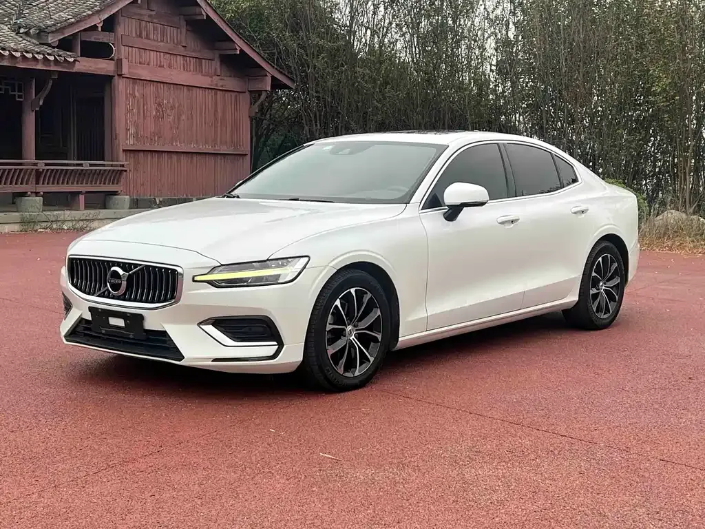 2021 Volvo S60 T4 Luxury