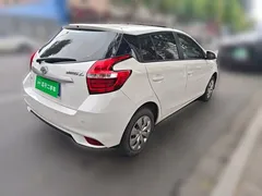 2021 Toyota Yaris L Zhixuan 1.5L CVT Leading, белый — фото 4