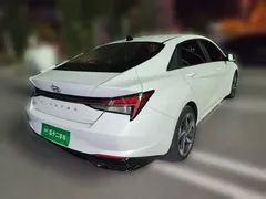 2022 Hyundai Elantra 1.5L CVT LUX Premium, белый — фото 4