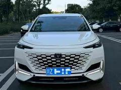 2021 Changan UNI-K 2.0T 4WD Premium, белый — фото 3
