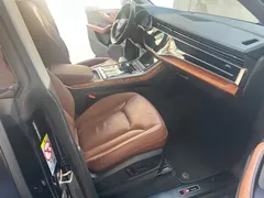 2021 Audi Q8 55 TFSI Sport, чёрный — фото 5