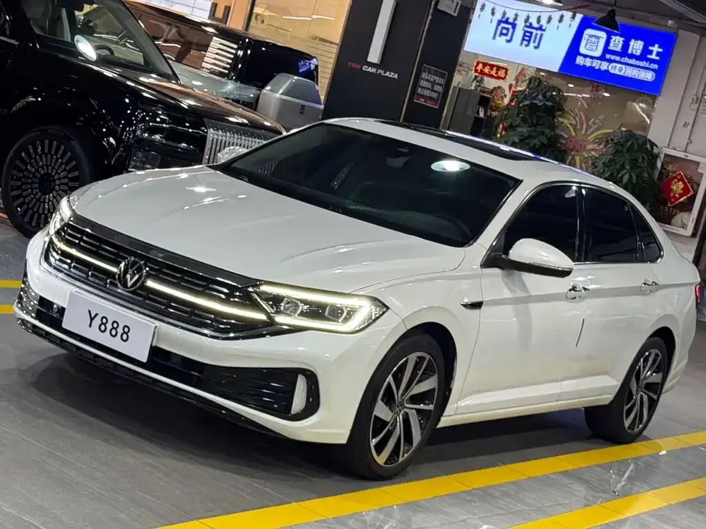 2023 Volkswagen Sagitar 300TSI DSG