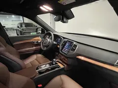 2023 Volvo XC90 B5 Luxury 5-seat, чёрный — фото 26