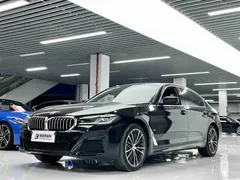 2023 BMW 5 Series 530Li Leading M Sport Package, чёрный — фото 1