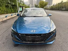 2021 Hyundai Elantra 1.5L CVT LUX Premium, синий — фото 2