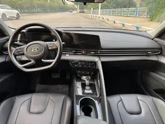 2021 Hyundai Elantra 1.5L CVT LUX Premium, синий — фото 6