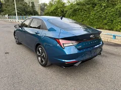 2021 Hyundai Elantra 1.5L CVT LUX Premium, синий — фото 7