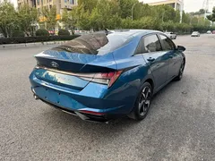 2021 Hyundai Elantra 1.5L CVT LUX Premium, синий — фото 9